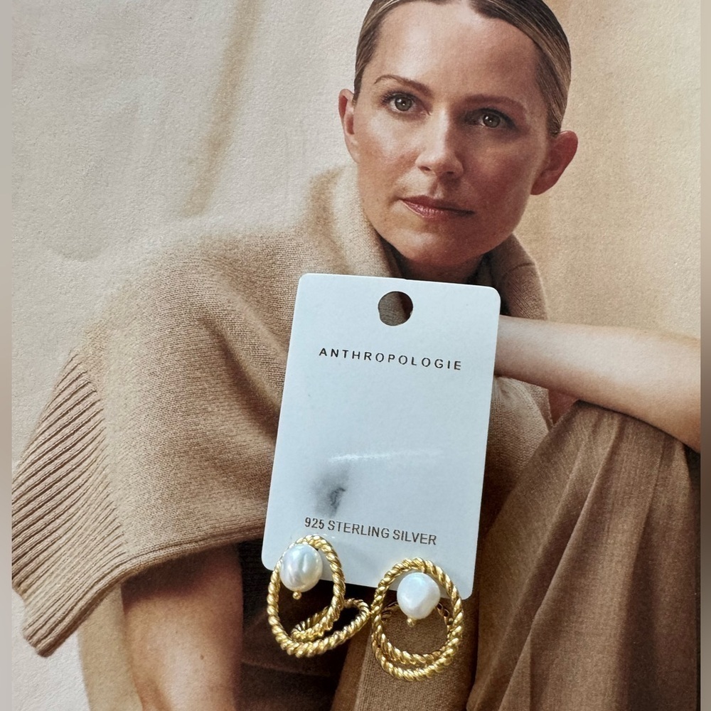 Anthropologie Gold with pearl accents Earrings - Picture 3 of 3